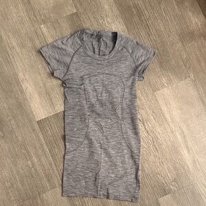 Lululemon Swiftly Short Sleeve Tee
